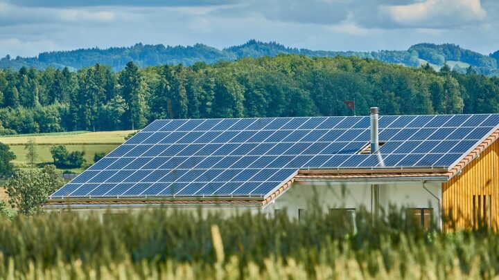 Zonnepanelen op het dak van een gehuurd bedrijfspand